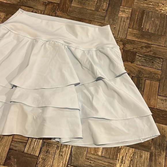 Yogalicious The Level Up Tiered Skort Sky Blue Tennis Size Large NWT - Picture 2 of 10